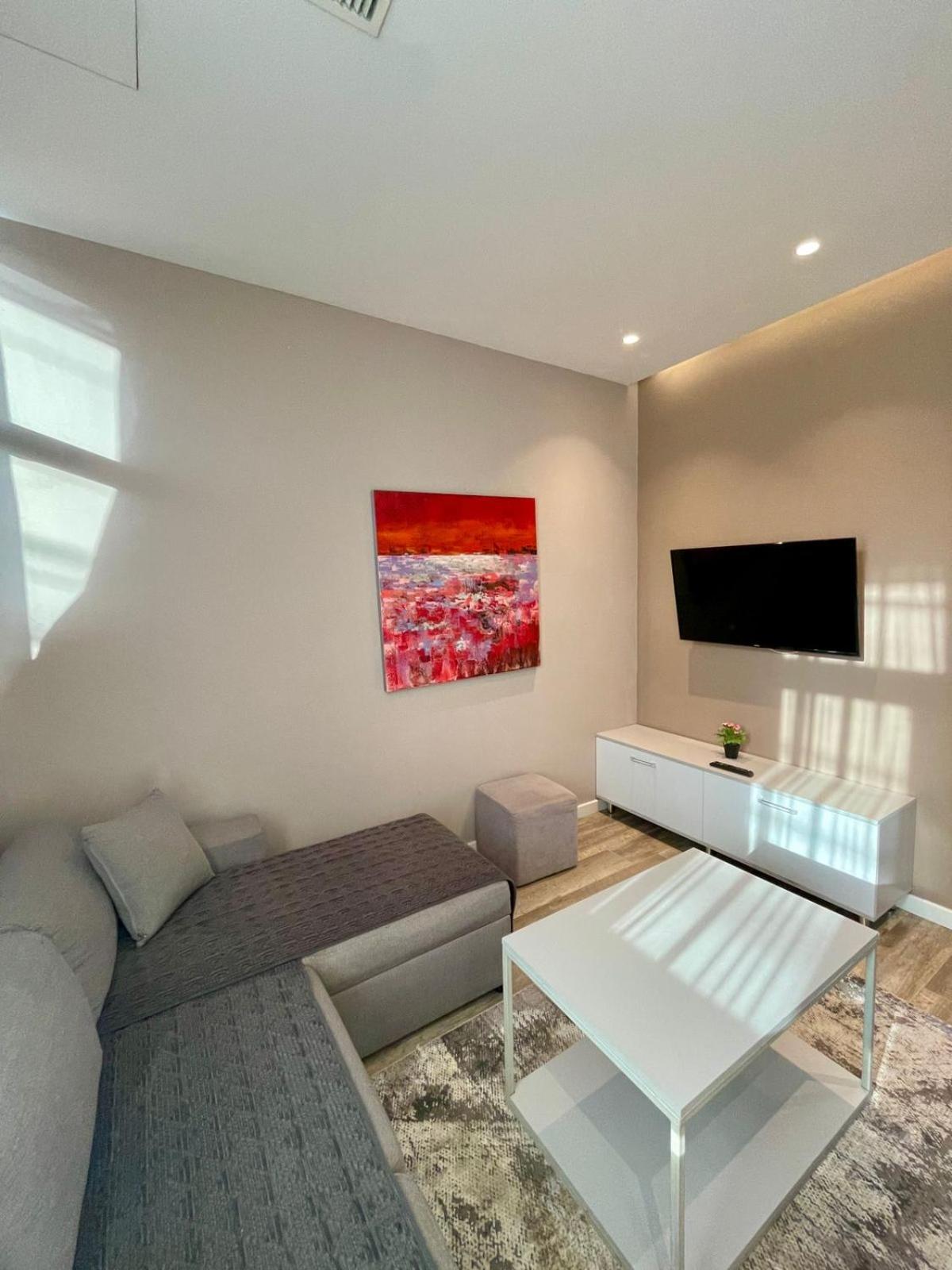 Premium City Studio & Suite Tirana Exterior foto